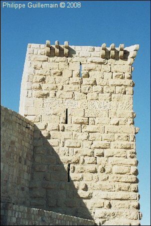 Le donjon  langle nord-est du chteau de Shobak (vu de lextrieur).